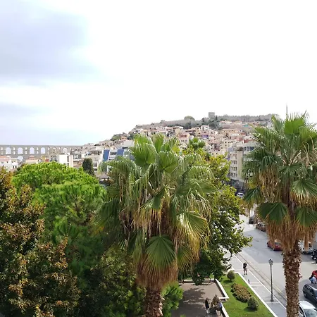 Castle View Apartament *